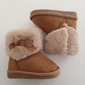 JOE FRESH Faux Fur Lined Boots, Size 4, LIKE NEW